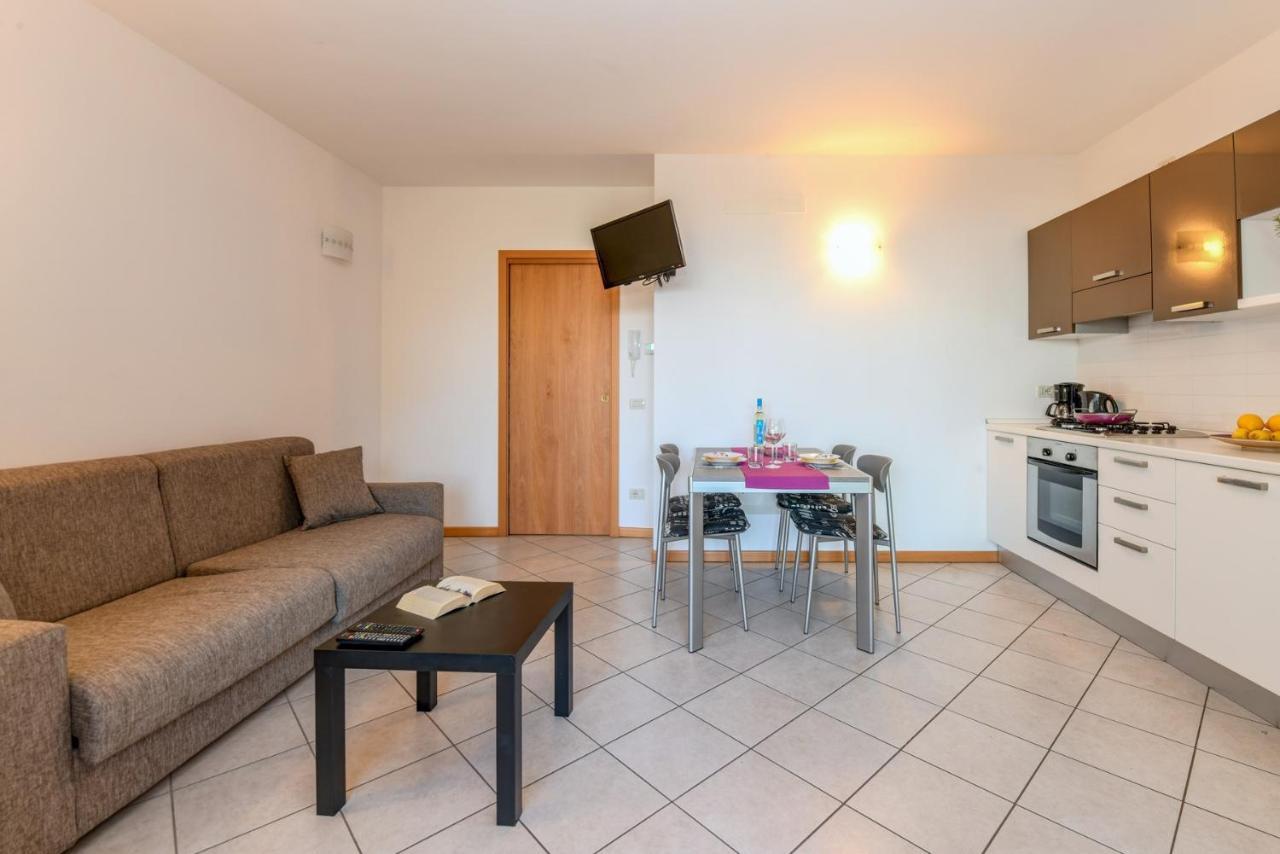 6 Happiness Apartment Toscolano Maderno Exterior foto