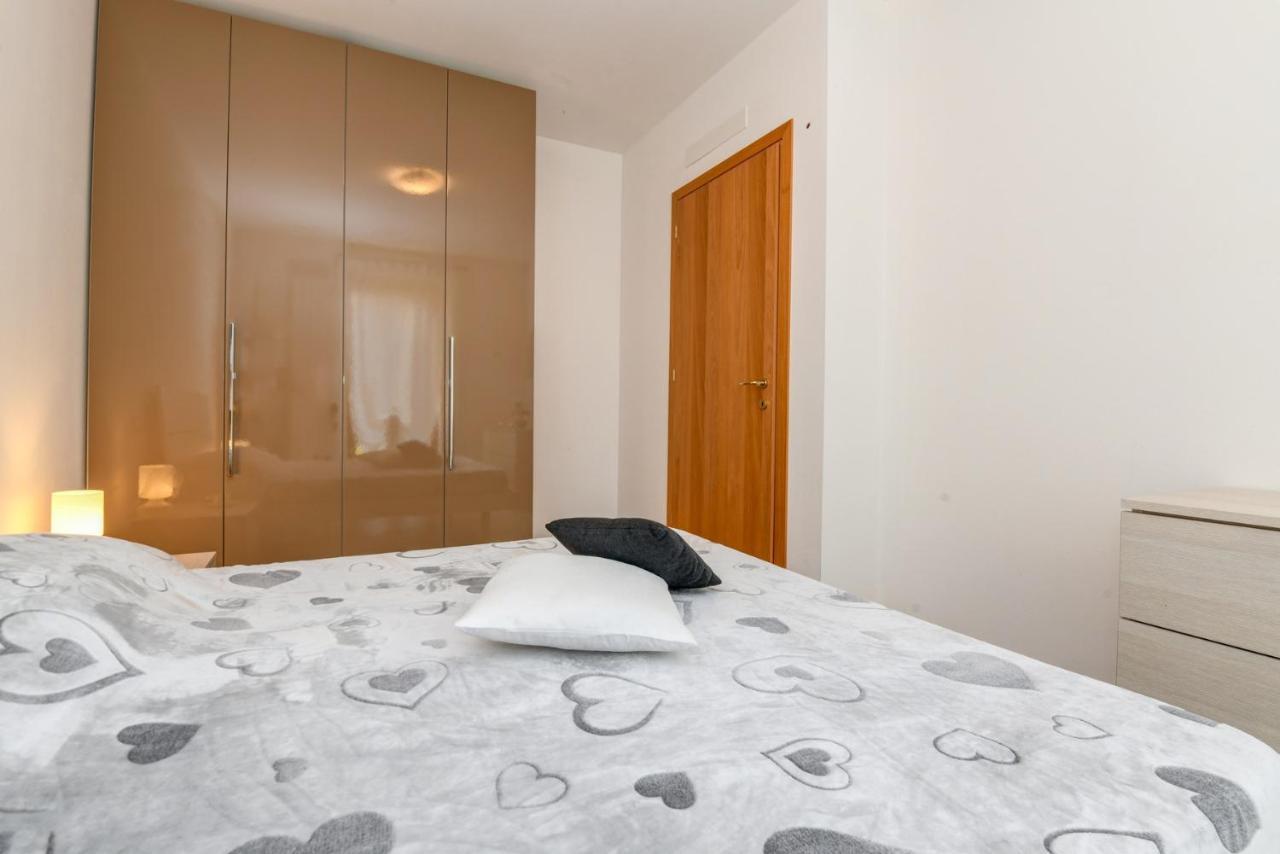 6 Happiness Apartment Toscolano Maderno Exterior foto