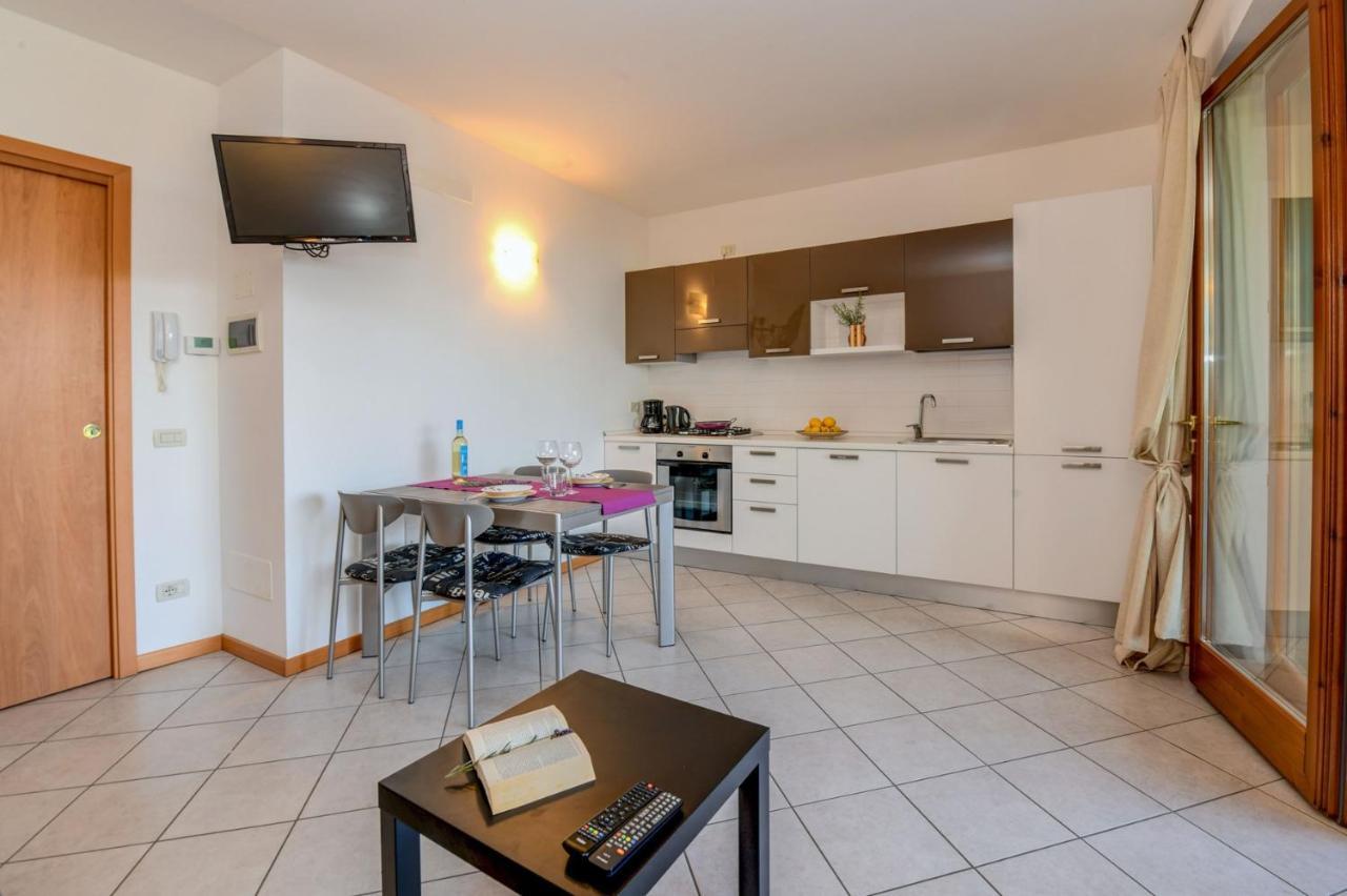 6 Happiness Apartment Toscolano Maderno Exterior foto