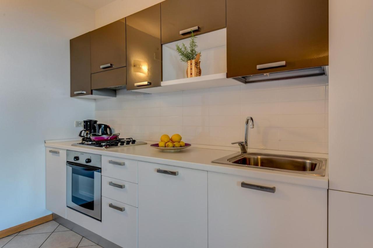 6 Happiness Apartment Toscolano Maderno Exterior foto